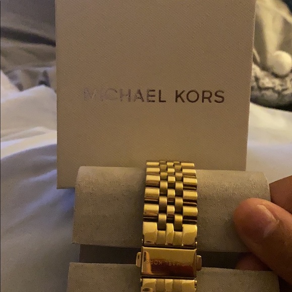 My man doesn’t wear it - Picture 2 of 4